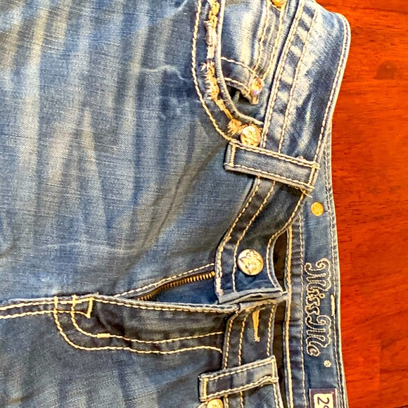New Miss Me sexy boot cut faded jeans with pockets size 29 and 30 long. - Picture 6 of 6
